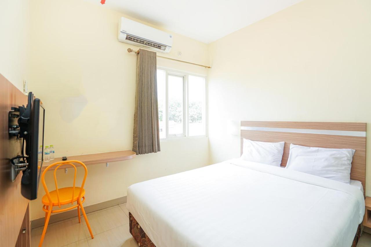 Pratisarawirya Guesthouse By Ecommerceloka Surabaja Zewnętrze zdjęcie