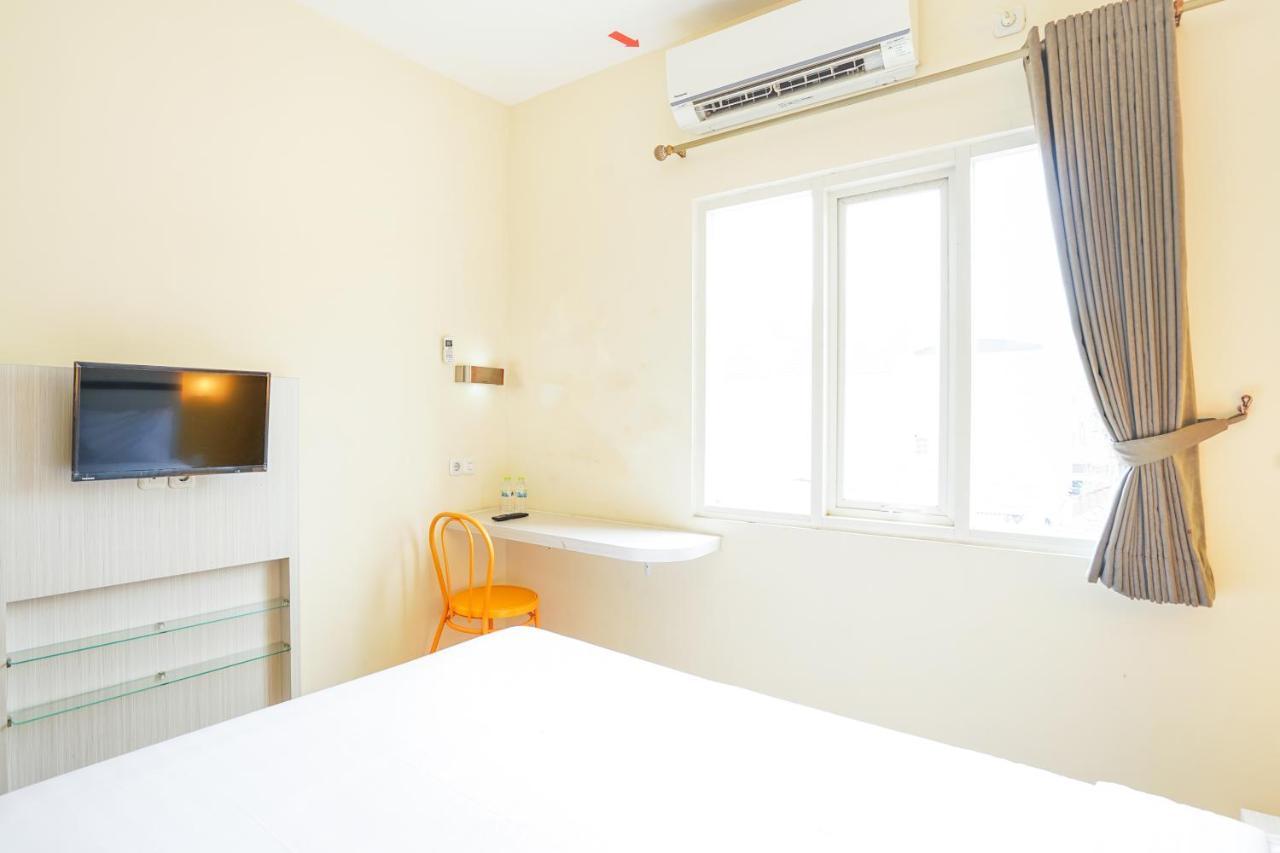 Pratisarawirya Guesthouse By Ecommerceloka Surabaja Zewnętrze zdjęcie