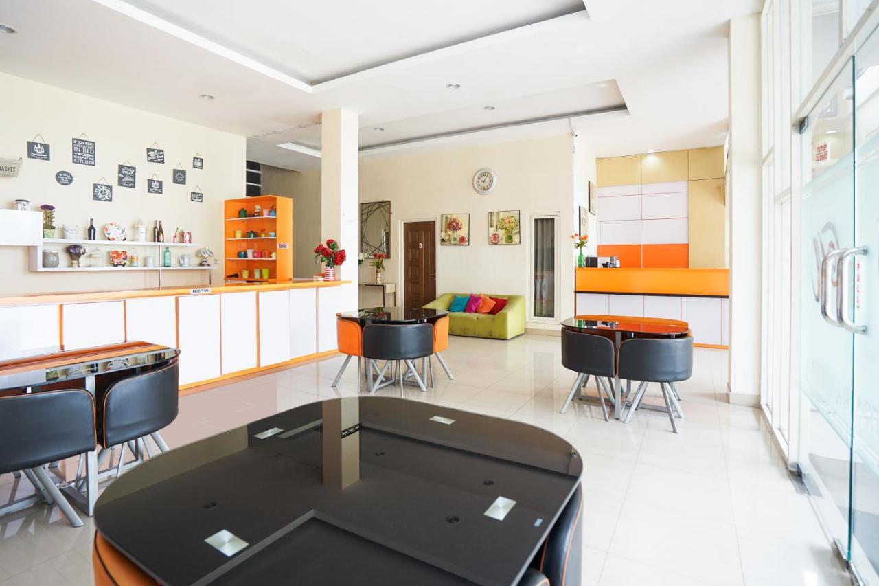 Pratisarawirya Guesthouse By Ecommerceloka Surabaja Zewnętrze zdjęcie