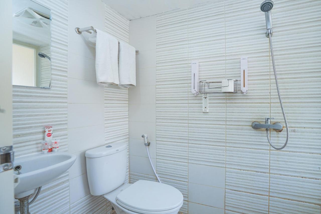 Pratisarawirya Guesthouse By Ecommerceloka Surabaja Zewnętrze zdjęcie