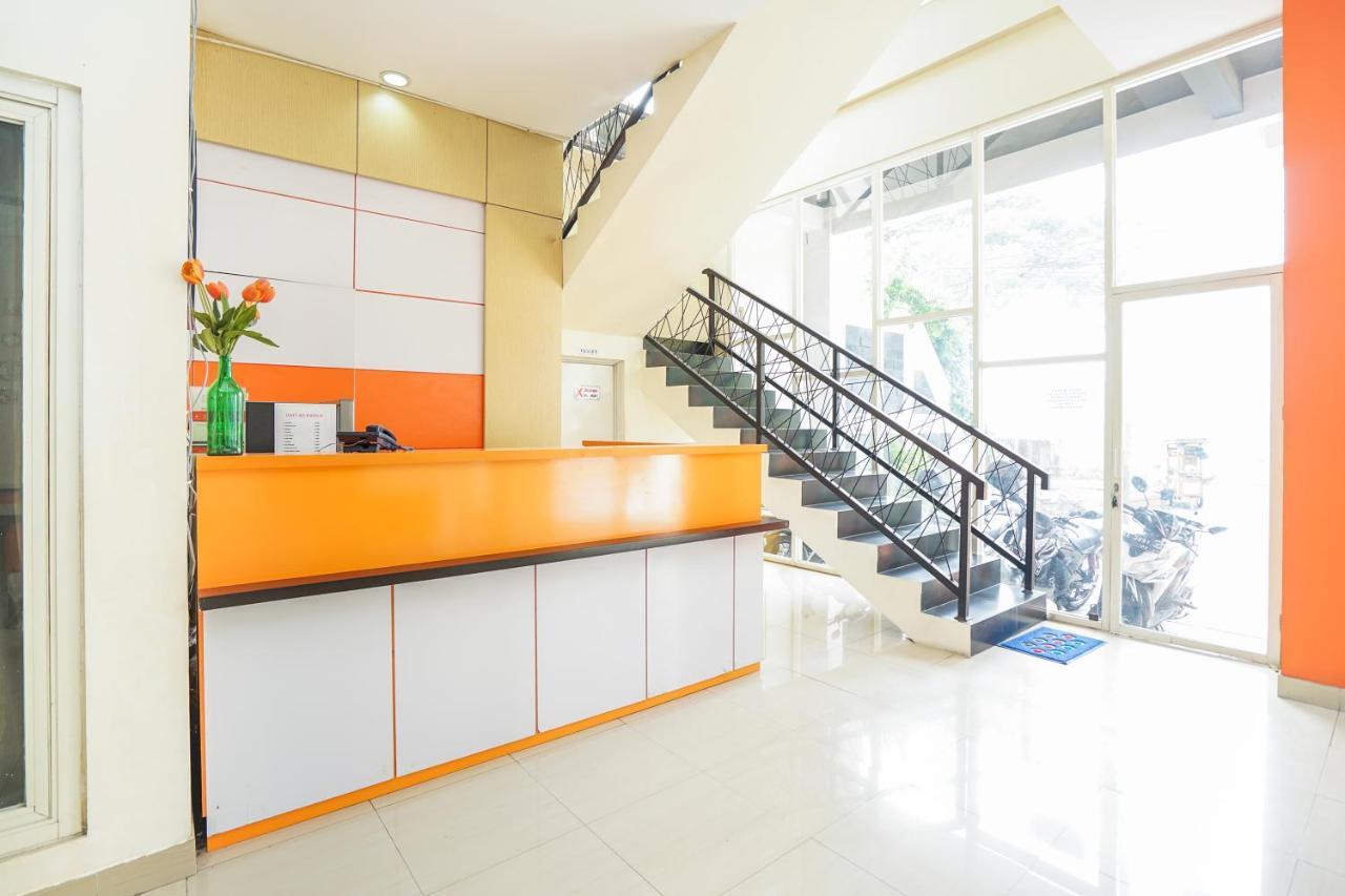 Pratisarawirya Guesthouse By Ecommerceloka Surabaja Zewnętrze zdjęcie