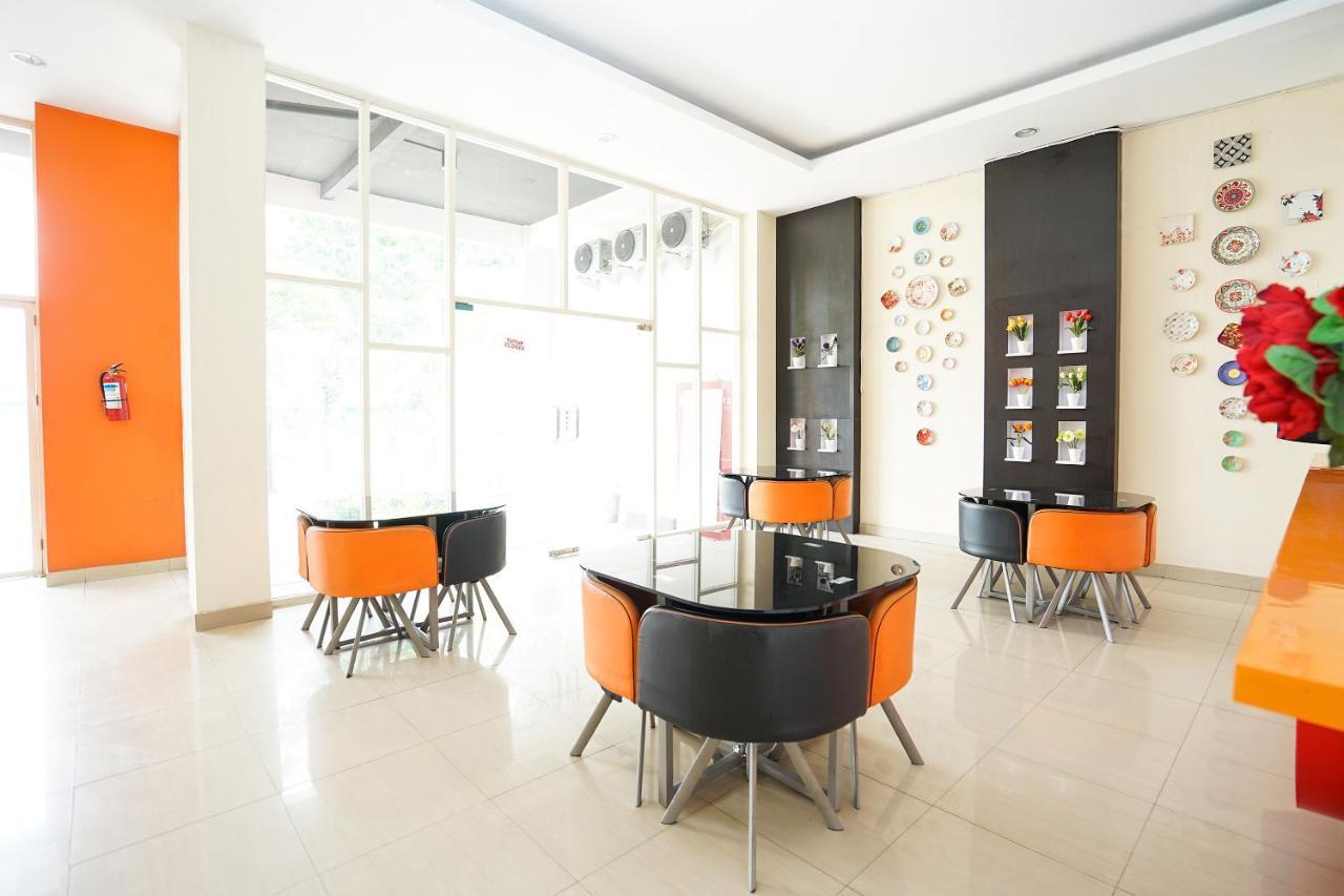 Pratisarawirya Guesthouse By Ecommerceloka Surabaja Zewnętrze zdjęcie
