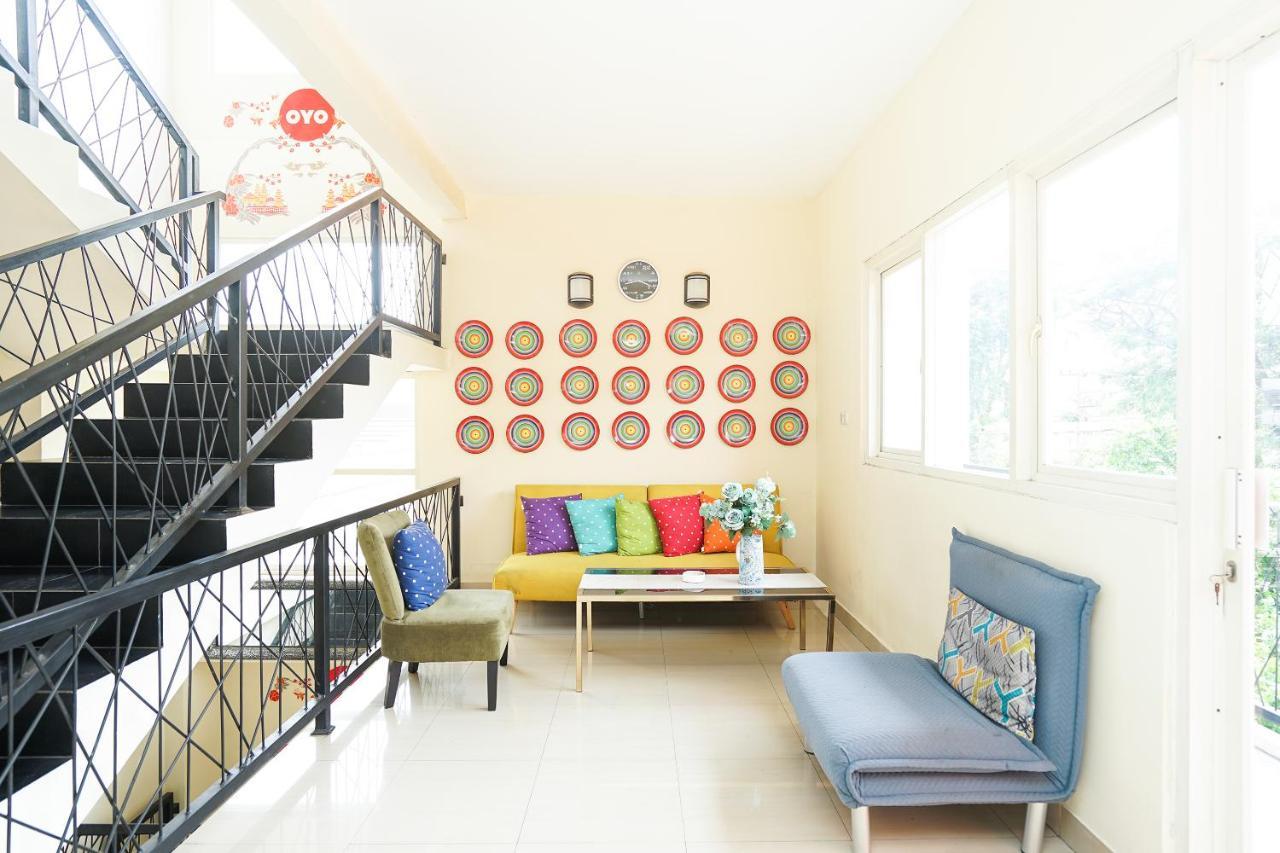 Pratisarawirya Guesthouse By Ecommerceloka Surabaja Zewnętrze zdjęcie
