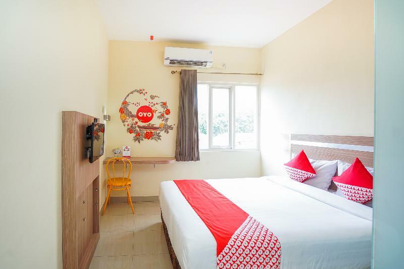 Pratisarawirya Guesthouse By Ecommerceloka Surabaja Zewnętrze zdjęcie